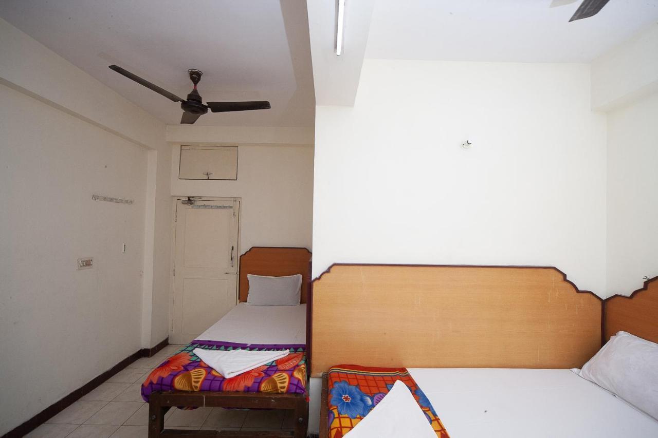 Spot On 38565 Hotel Surya Thiruvengadam St Chennai Luaran gambar